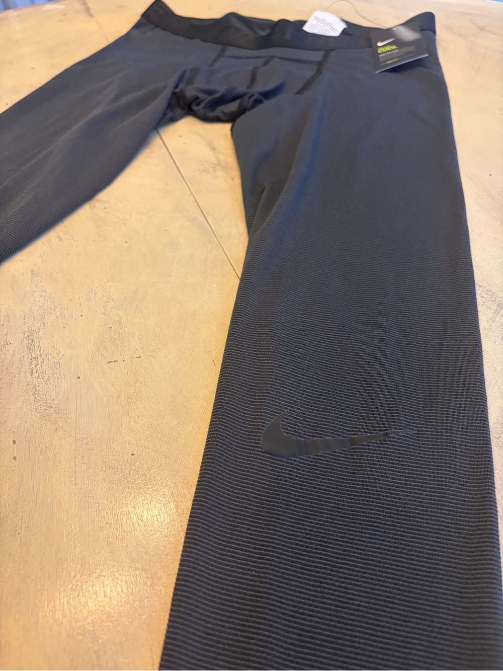 Mens Nike Pro Combat Leggings Compression Pants Black/Gray Size XL NWT - Picture 3 of 8